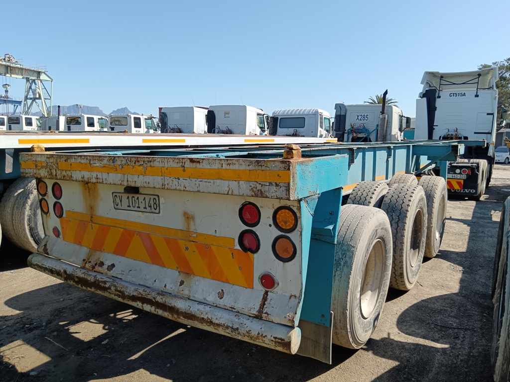 1971 HENRED FRUEHAUF 12M TRI-AXLE SKELETAL thumbnail 2