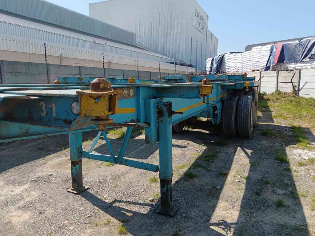 2003 HENRED FRUEHAUF DOUBLE AXLE SKELETAL