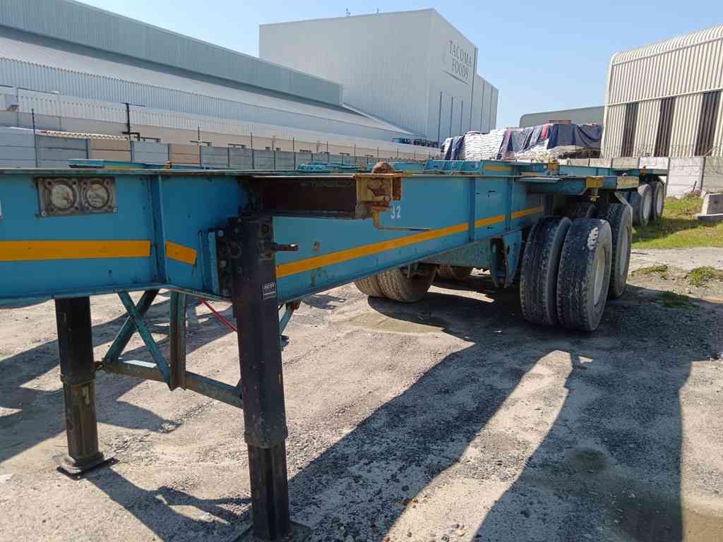 2003 HENRED FRUEHAUF DOUBLE AXLE SKELETAL