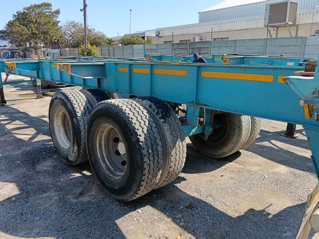 1977 HENRED FRUEHAUF DOUBLE AXLE SKELETAL thumbnail 3