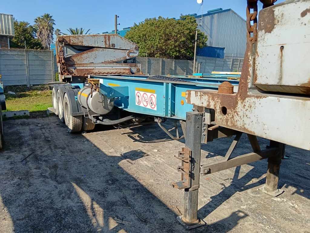 2005 STEELBRO TRI-AXLE SKELETAL WITH MK6 SIDELIFTER thumbnail 2