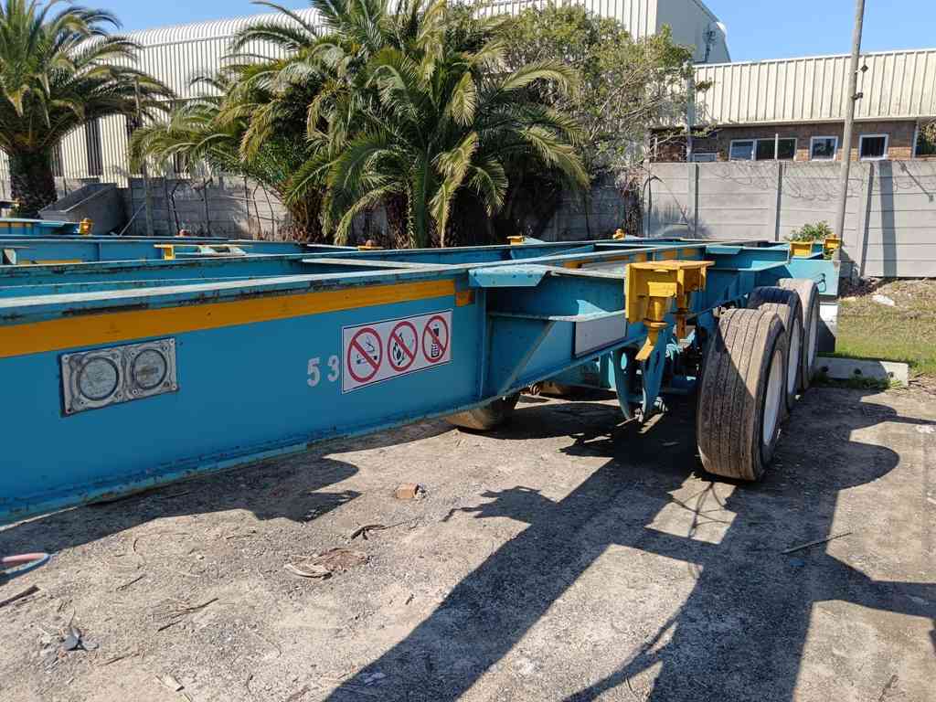 2012 CTS TRI-AXLE SKELETAL