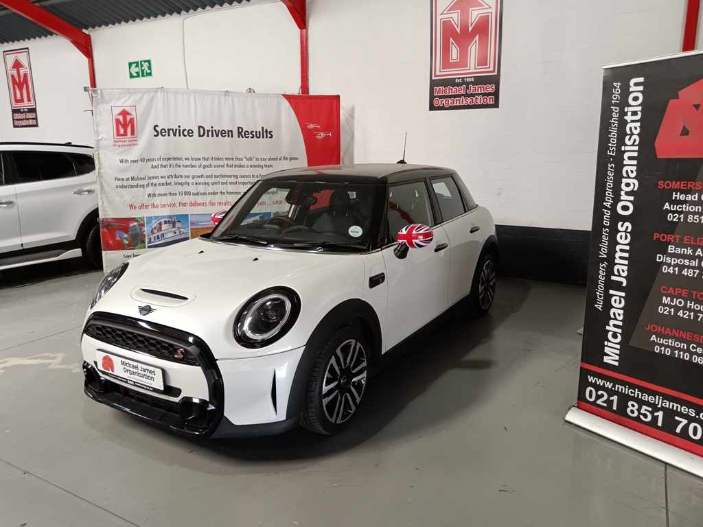 2023 MINI COOPER S A/T thumbnail 2