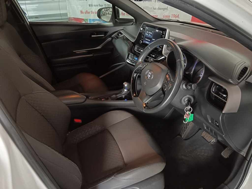 2020 TOYOTA C-HR 1.2T CVT thumbnail 7