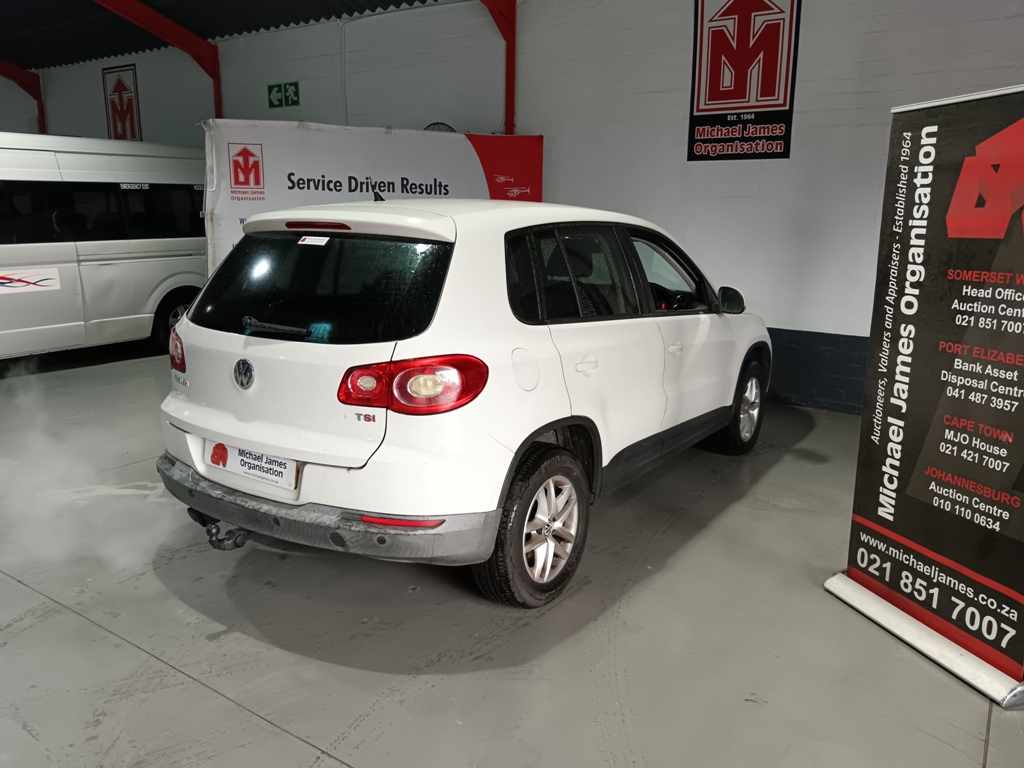 2010 VW TIGUAN 2.0 TSI thumbnail 5
