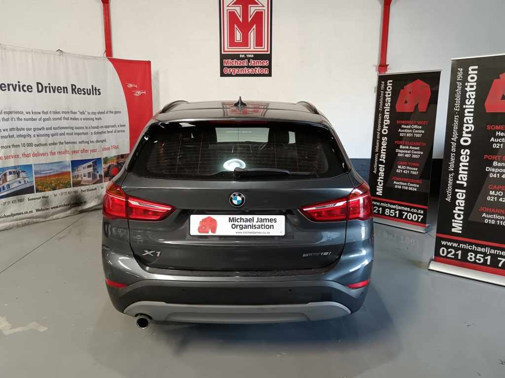 2019 BMW X1 sDRIVE18i A/T thumbnail 4