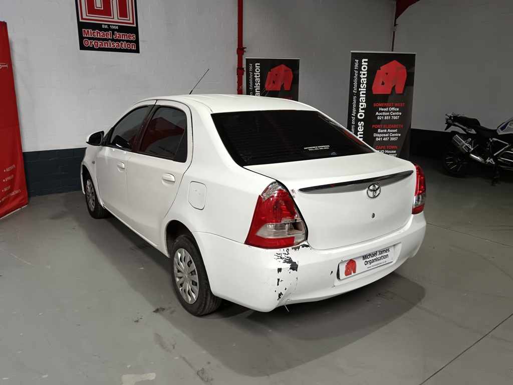 2015 TOYOTA ETIOS 1.5 thumbnail 6