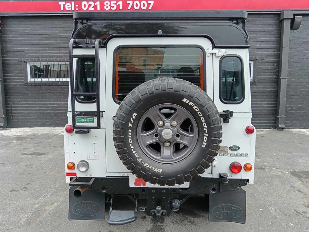2013 LAND ROVER DEFENDER 110 2.2D thumbnail 4
