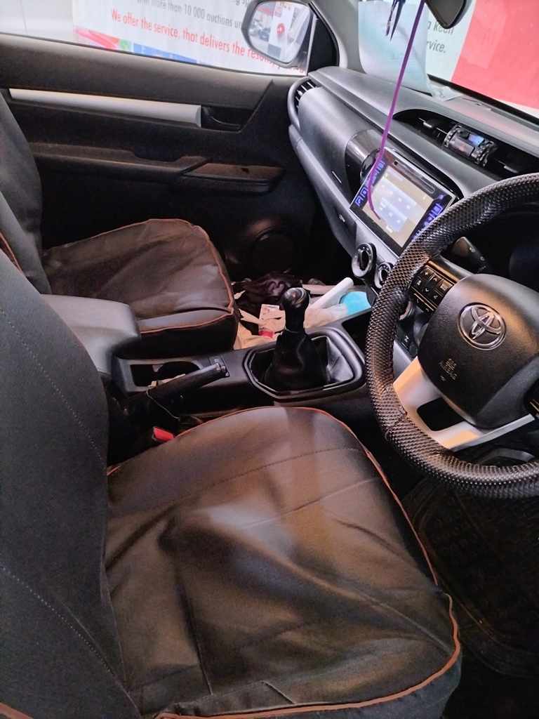 2019  TOYOTA HILUX 2.4 thumbnail 7
