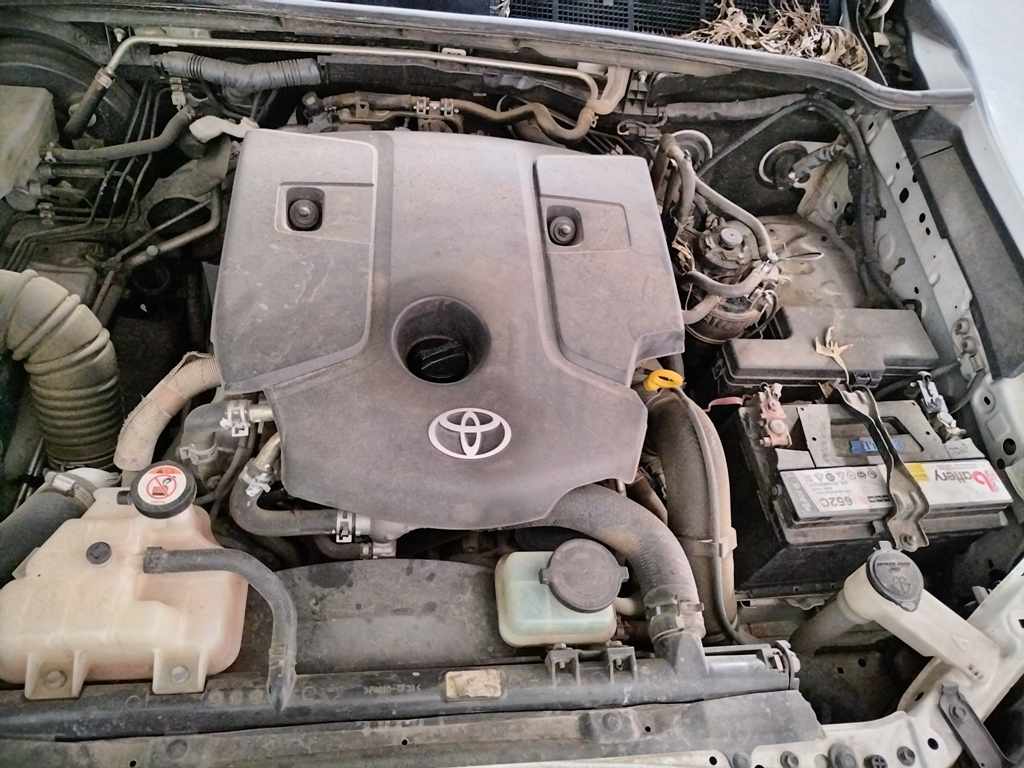 2019  TOYOTA HILUX 2.4 thumbnail 9