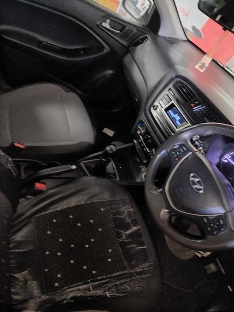 2016 HYUNDAI i20 thumbnail 7