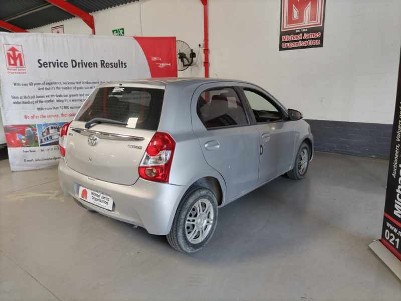 2016 TOYOTA ETIOS 1.5 thumbnail 5
