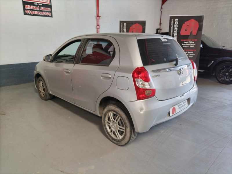2016 TOYOTA ETIOS 1.5 thumbnail 6