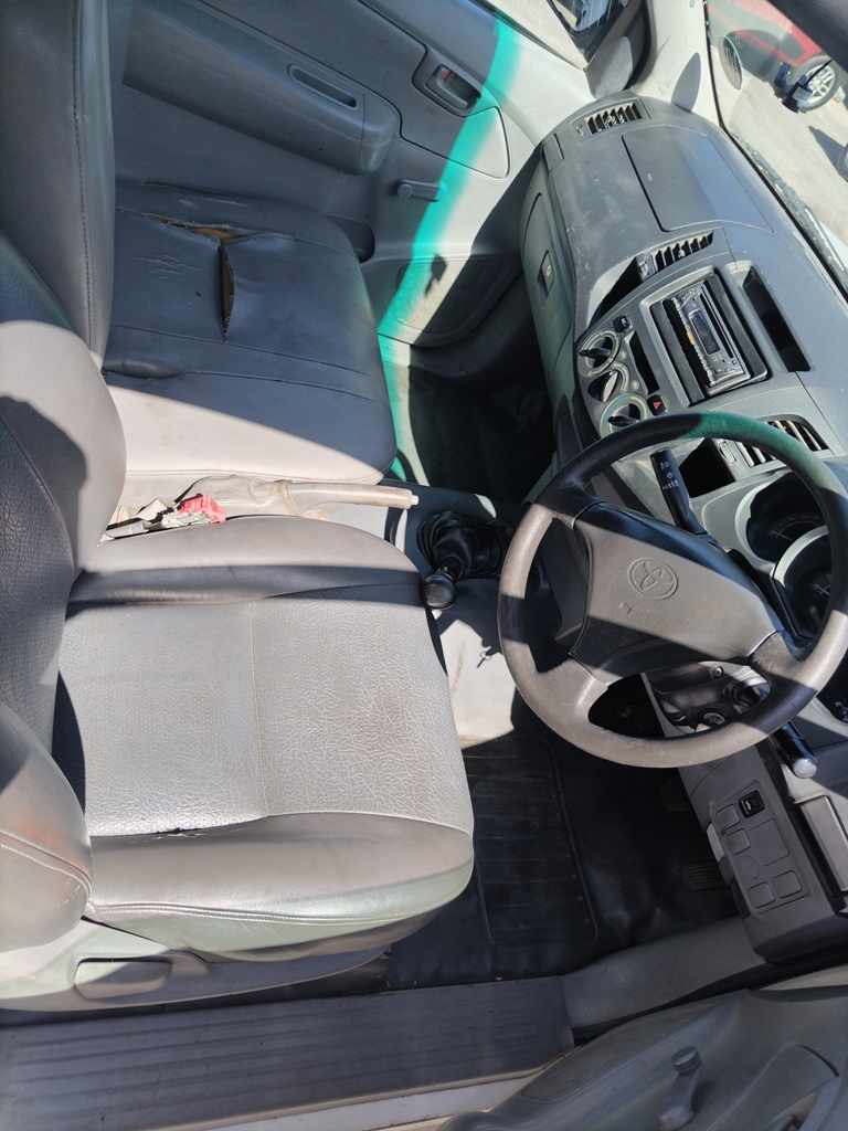 2017 TOYOTA HILUX thumbnail 8