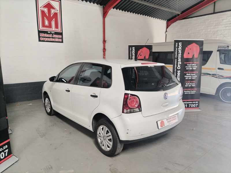 2015 VOLKSWAGEN POLO UTILITY thumbnail 6