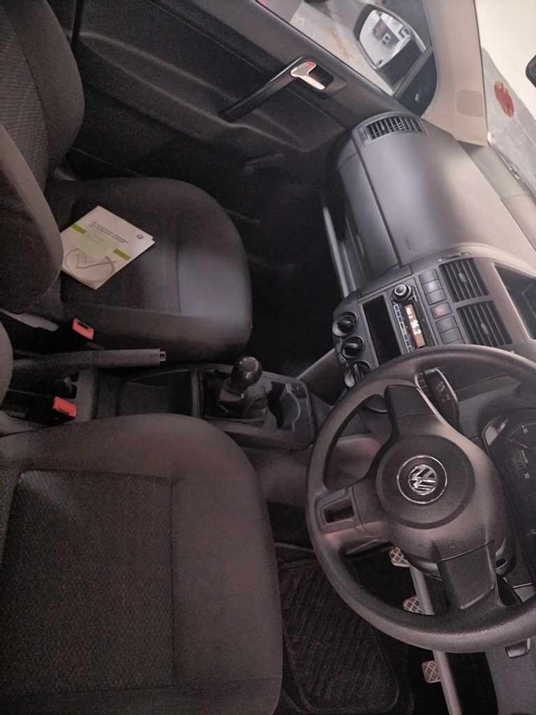 2015 VOLKSWAGEN POLO UTILITY thumbnail 9