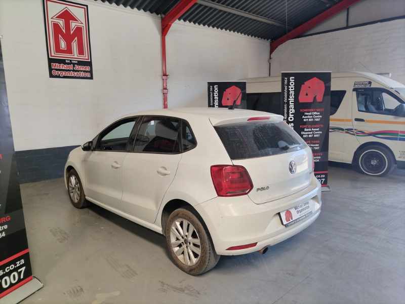 2015 VOLKSWAGEN POLO thumbnail 6