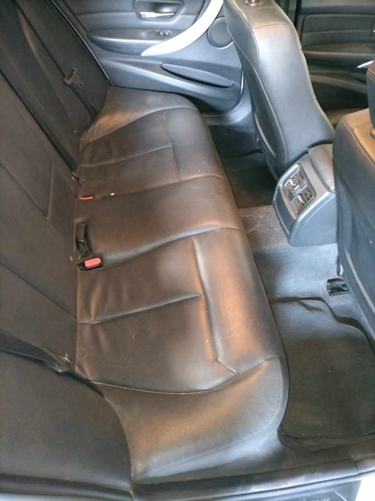 2013 BMW 320i A/T thumbnail 7