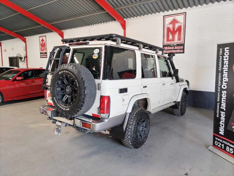 2014 TOYOTA LANDCRUISER 76 4.5D thumbnail 5