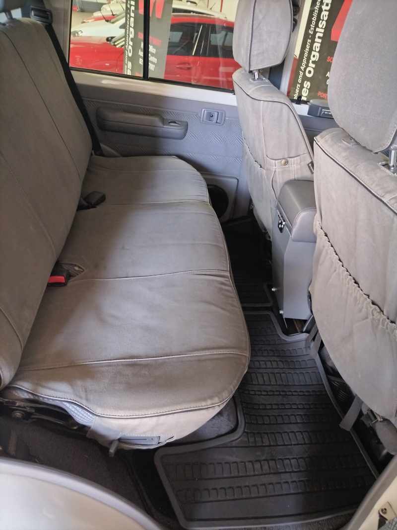 2014 TOYOTA LANDCRUISER 76 4.5D thumbnail 8
