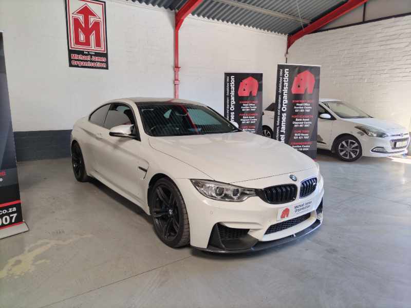 2015 BMW M4 COUPE thumbnail 3