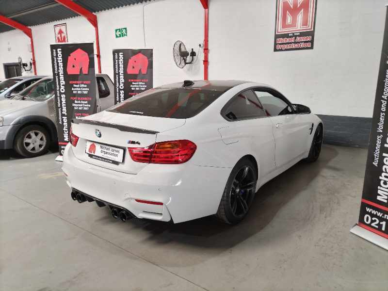2015 BMW M4 COUPE thumbnail 5