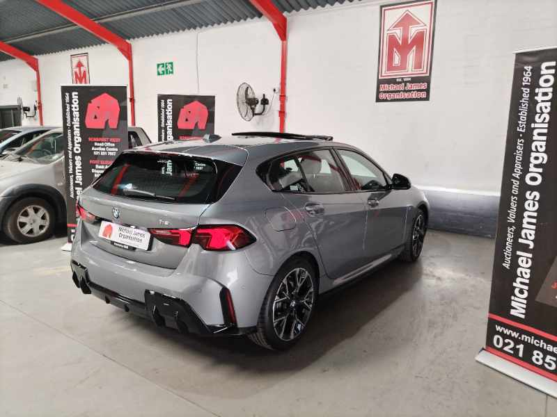 2024 BMW 118 M SPORT thumbnail 5