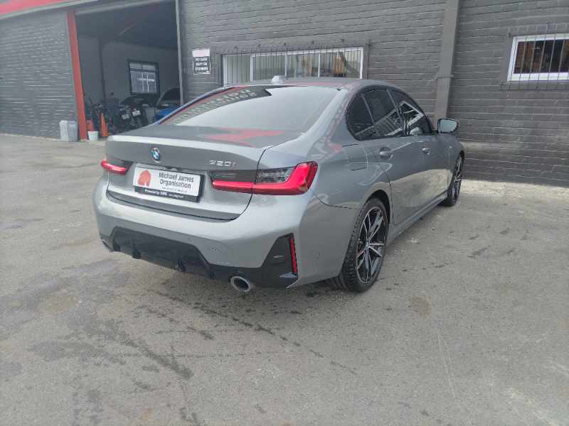 2023 BMW 320i M SPORT thumbnail 5