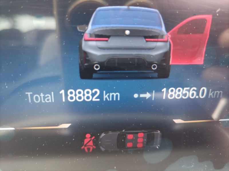2023 BMW 320i M SPORT thumbnail 9
