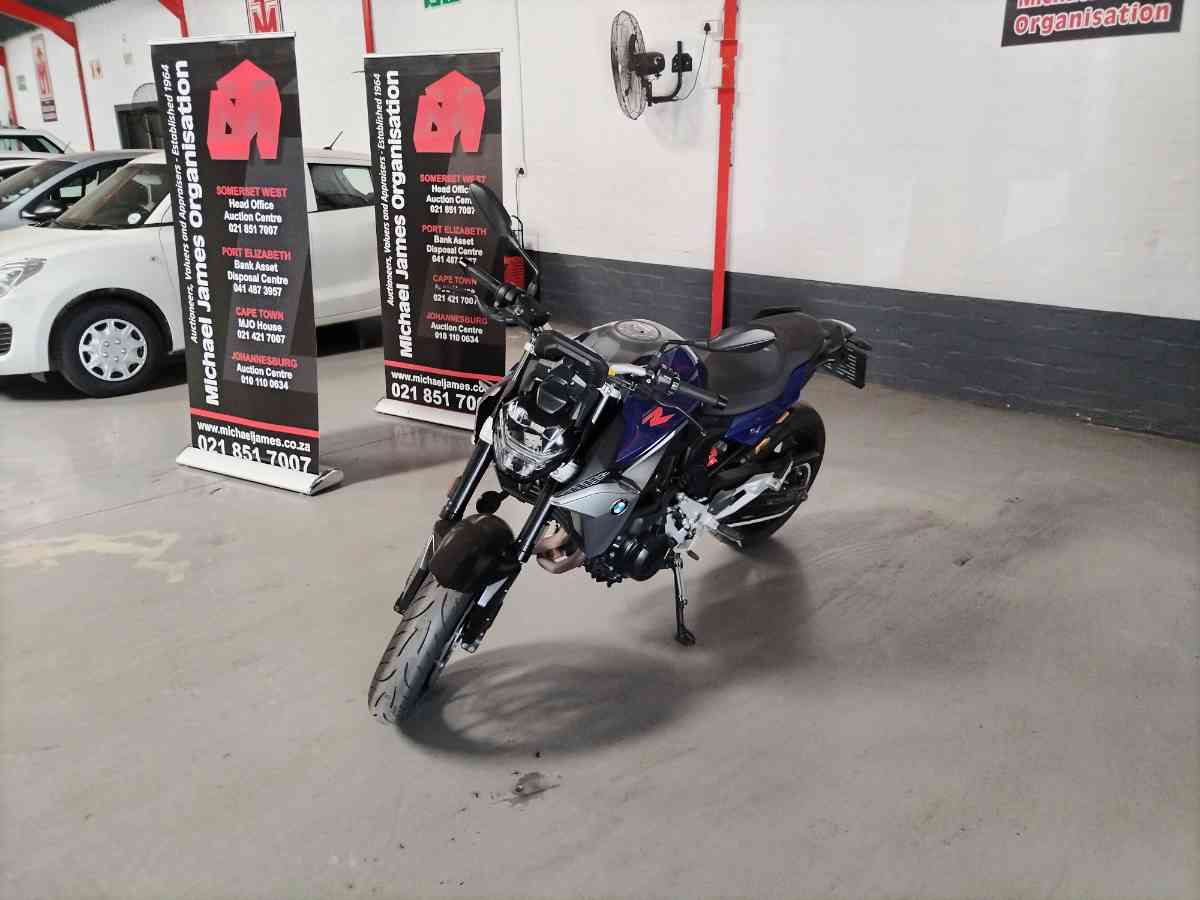 2021 BMW F900 R