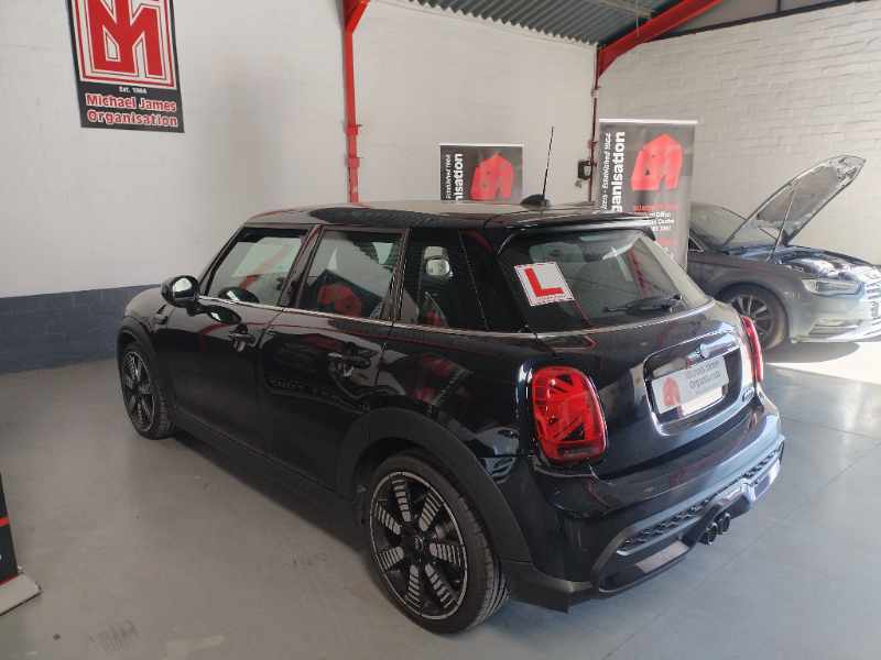 2022 MINI COOPER S 5DR thumbnail 6