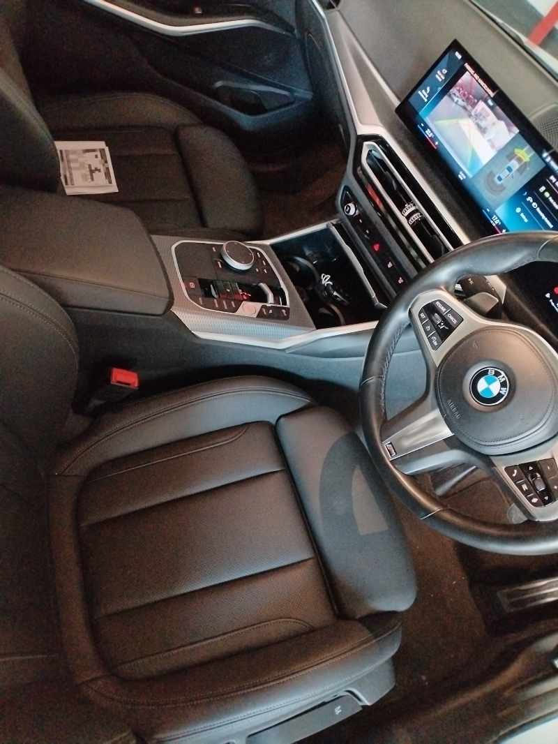 2023 BMW 318i M SPORT thumbnail 9