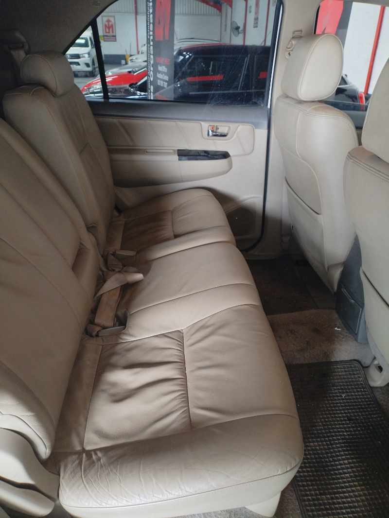 2013 TOYOTA FORTUNER 3.0 D-4D A/T thumbnail 8