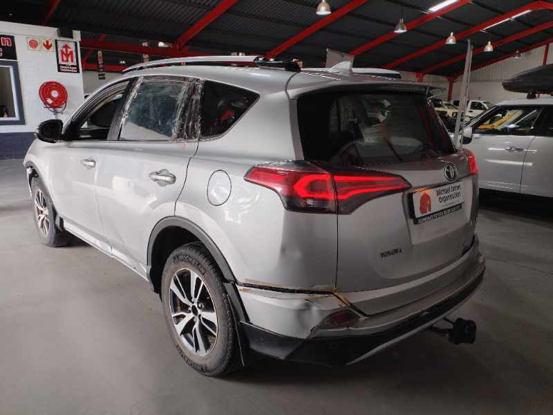2016 TOYOTA RAV4 2.0 GX thumbnail 6