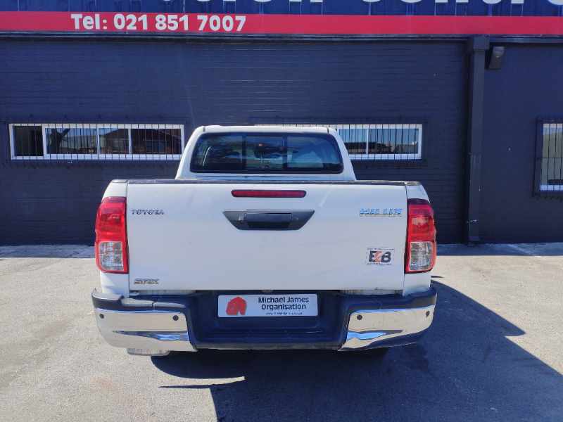 2021 TOYOTA HILUX 2.4 GD A/T P/U D/C thumbnail 4