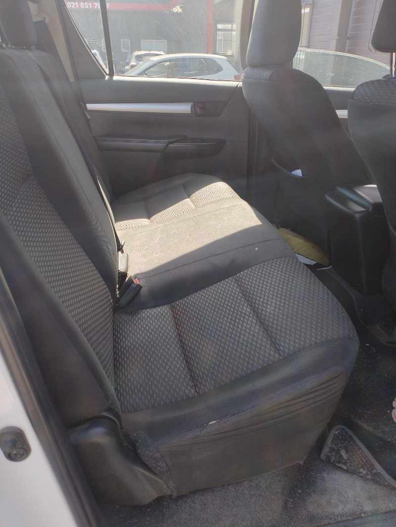 2021 TOYOTA HILUX 2.4 GD A/T P/U D/C thumbnail 7