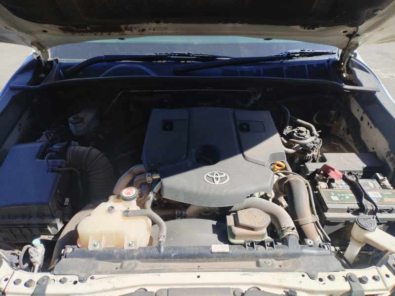 2021 TOYOTA HILUX 2.4 GD A/T P/U D/C thumbnail 10