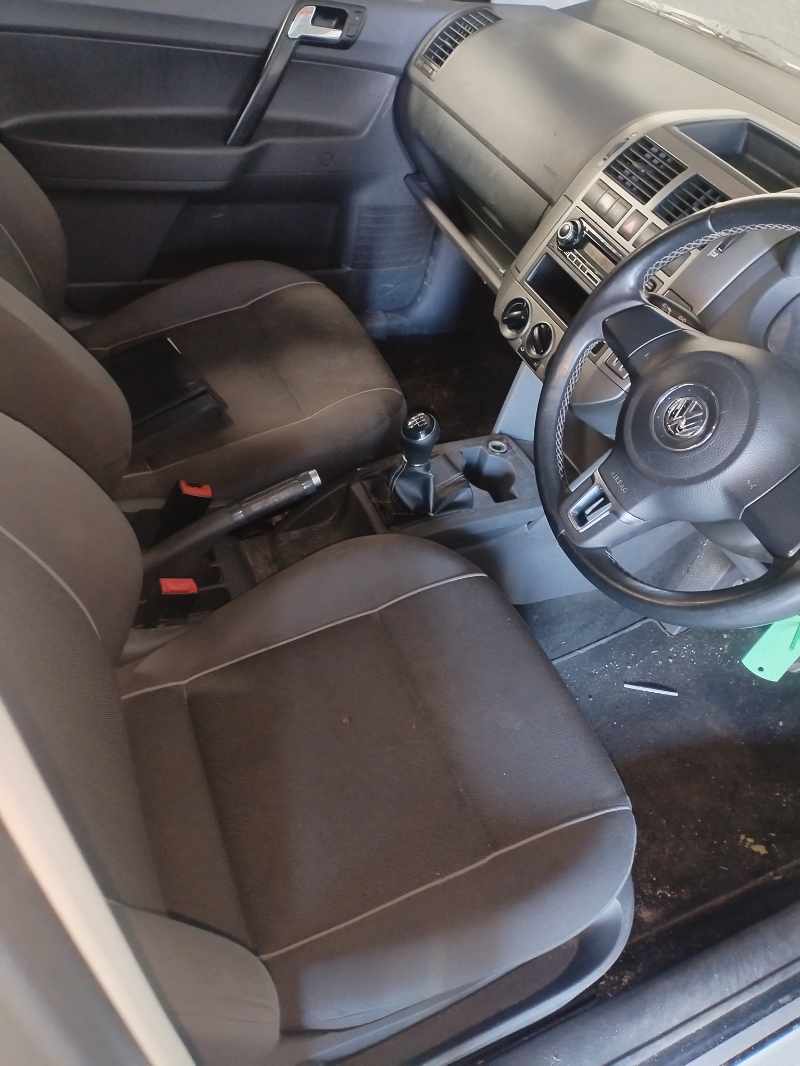 2014 VOLKSWAGEN POLO VIVO 1.6 MAXX thumbnail 9