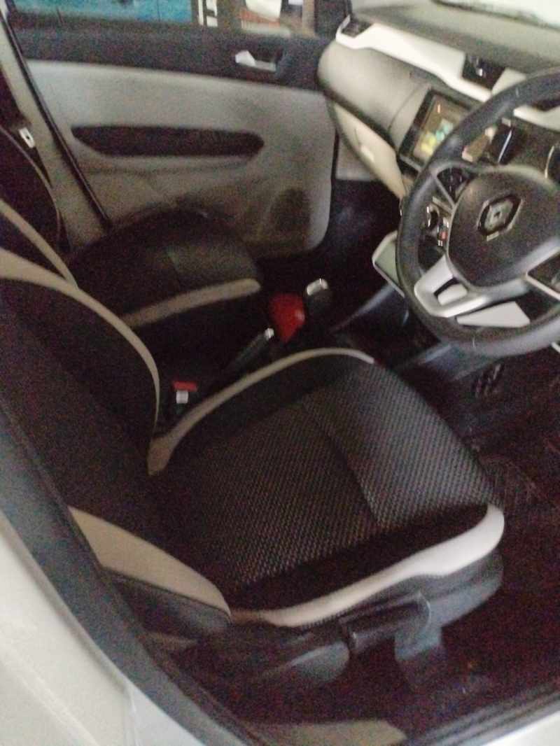 2021 RENAULT TRIBER 1.0 AMT thumbnail 8