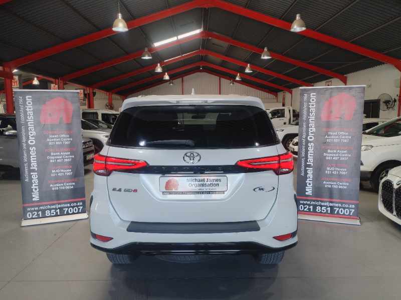 2024 TOYOTA FORTUNER 2.4 GD-6 RB A/T thumbnail 5