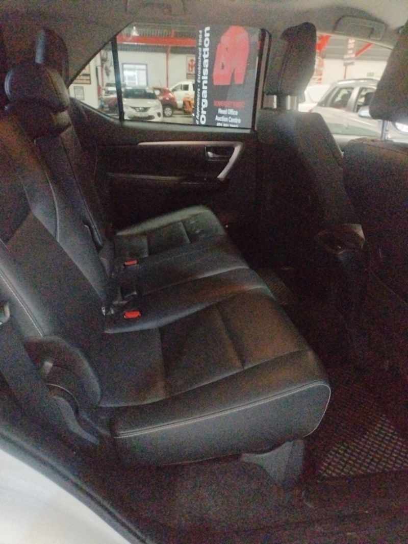 2024 TOYOTA FORTUNER 2.4 GD-6 RB A/T thumbnail 9
