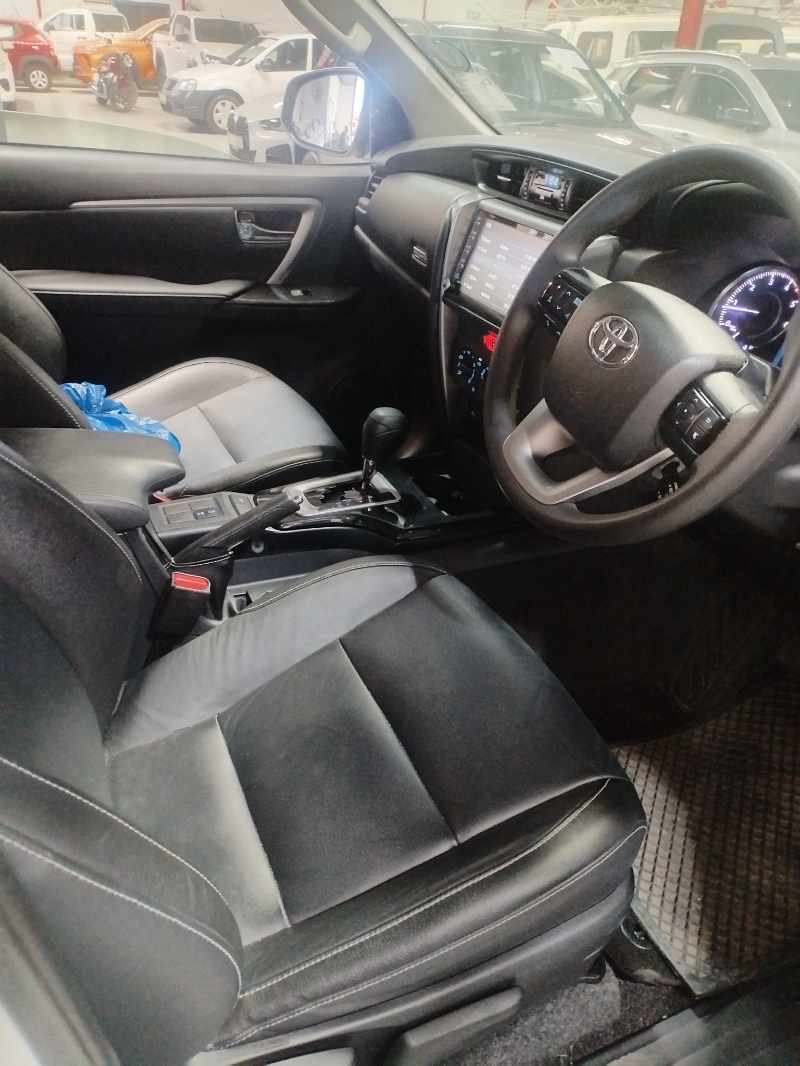2024 TOYOTA FORTUNER 2.4 GD-6 RB A/T thumbnail 10
