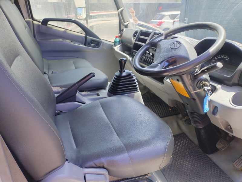 2015 HINO 300 814 VAN BODY thumbnail 7