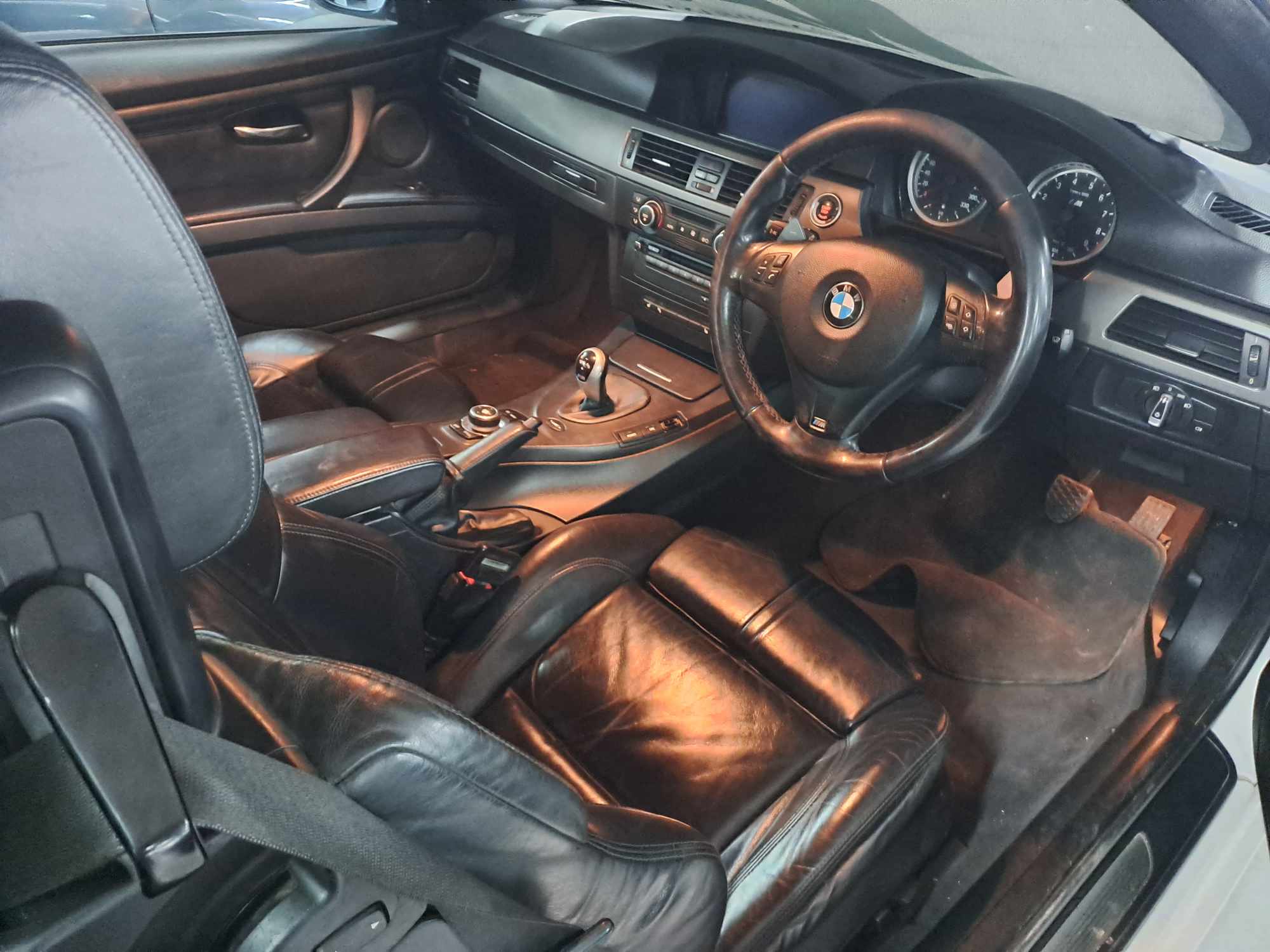 2010 BMW M3 CONVERTIBLE thumbnail 6