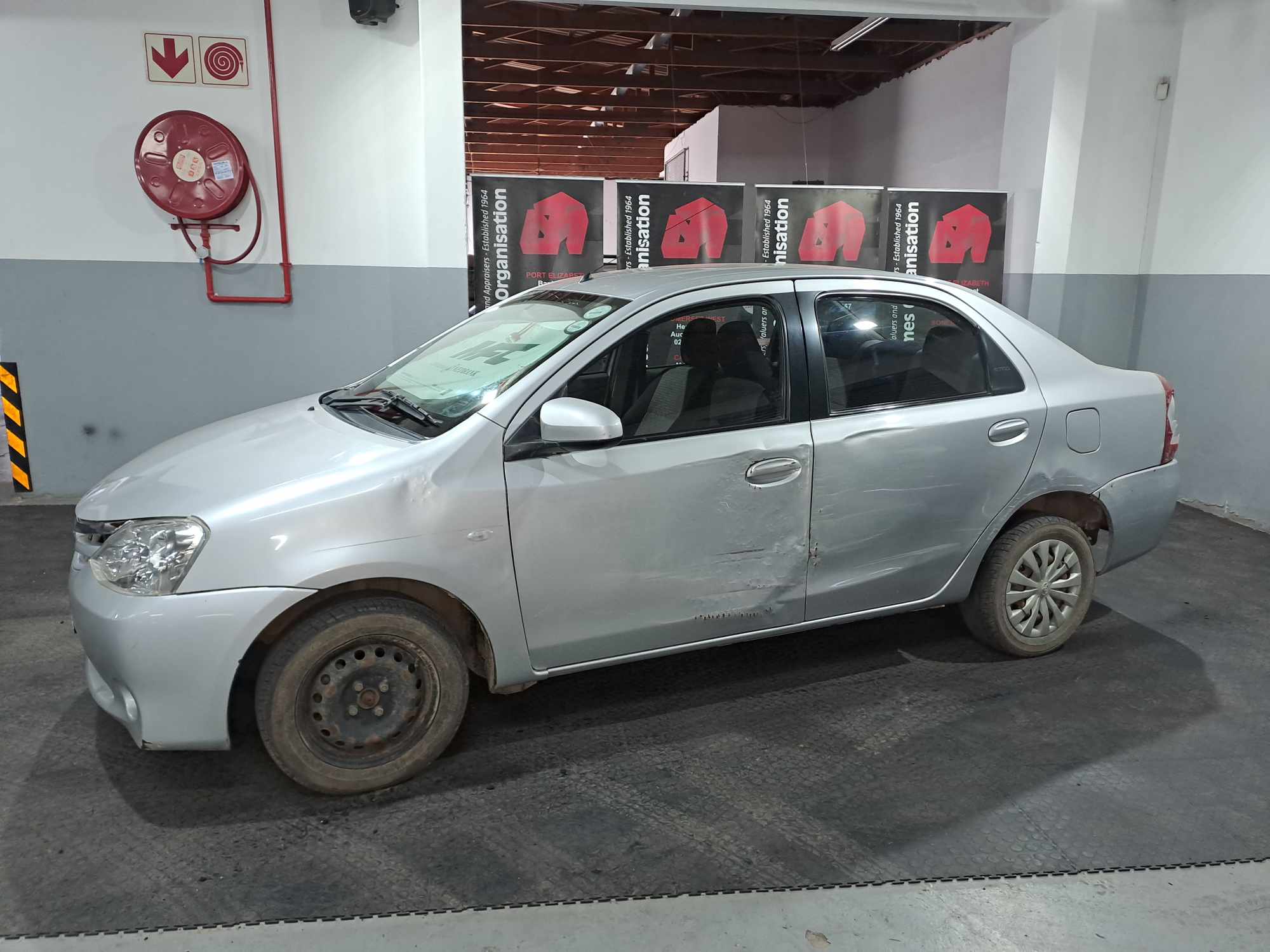 2015 TOYOTA ETIOS 1.5 Xi thumbnail 3