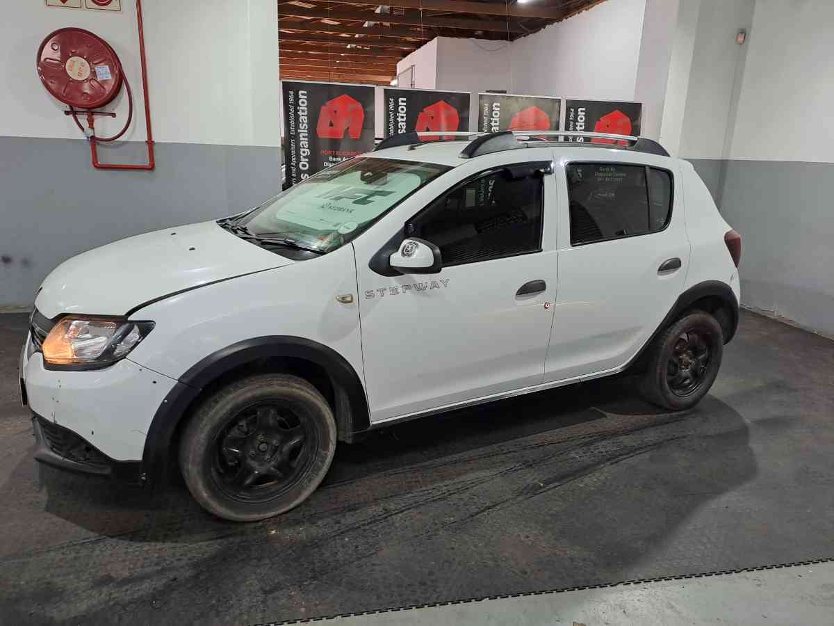 2016 RENAULT SANDERO 900T STEPWAY
