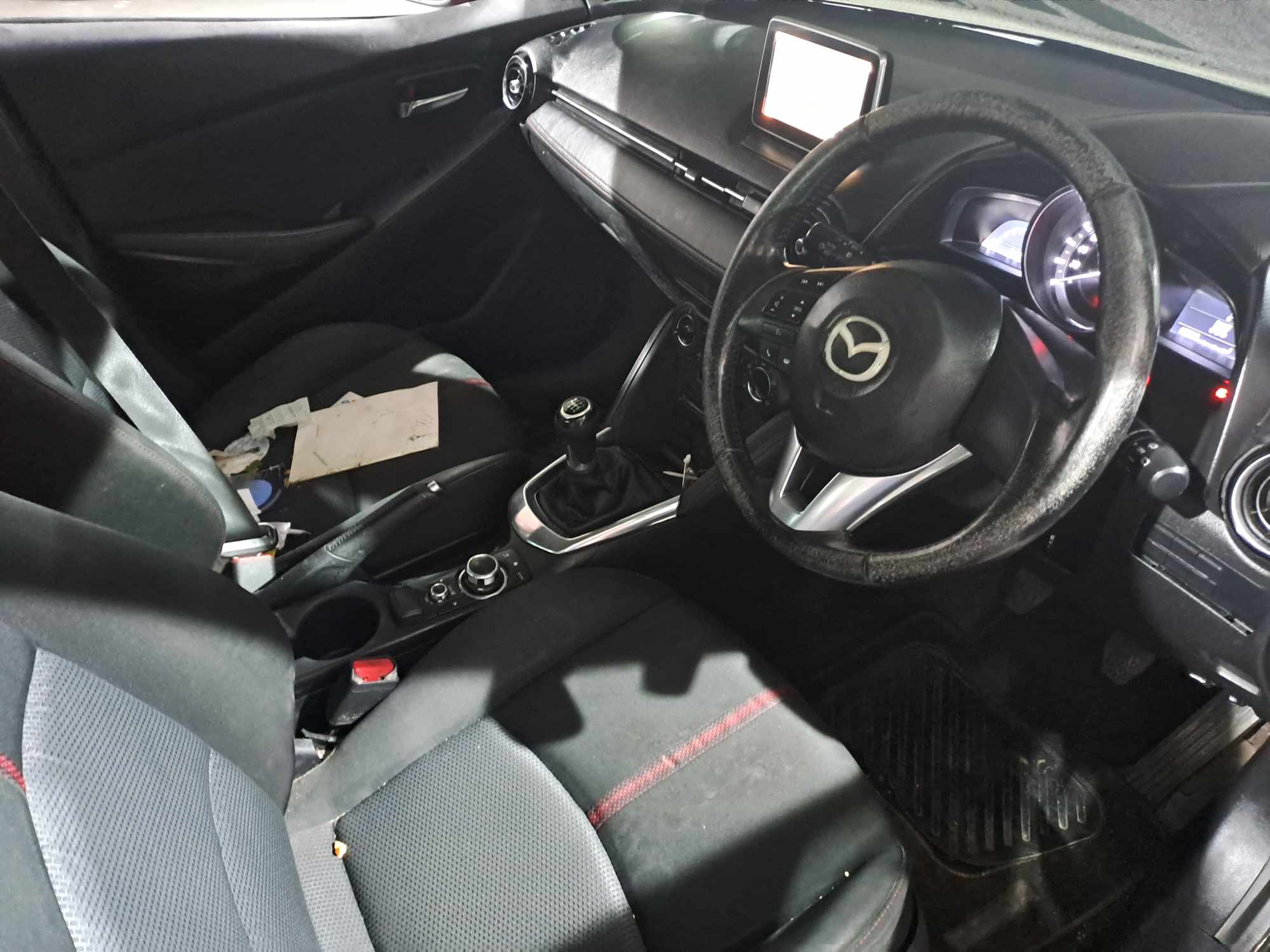 2015 MAZDA MAZDA2 1.5 INDIVIDUAL 5Dr thumbnail 3