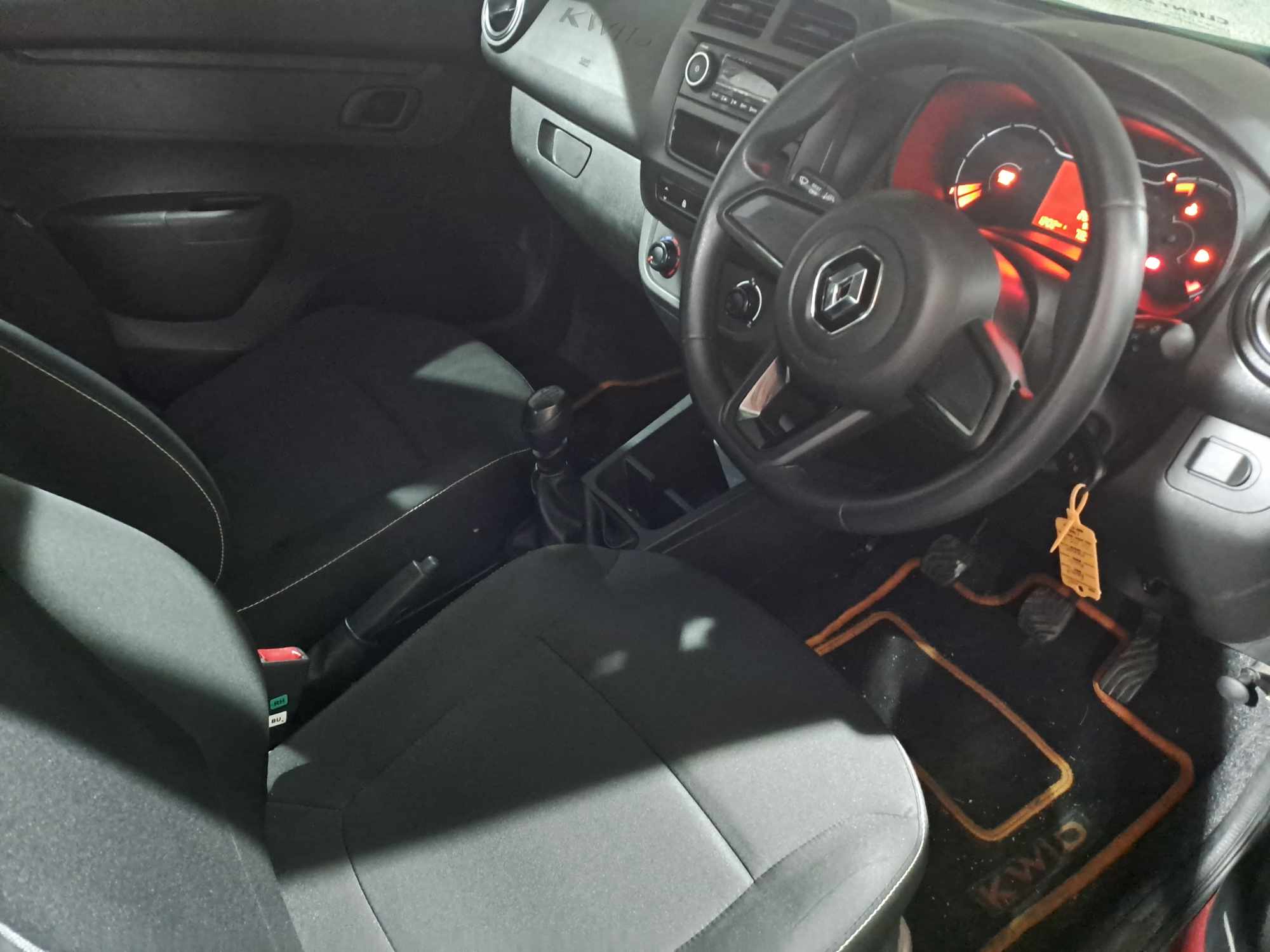 2021 RENAULT KWID 1.0 EXPRESSION / LIFE 5DR thumbnail 3