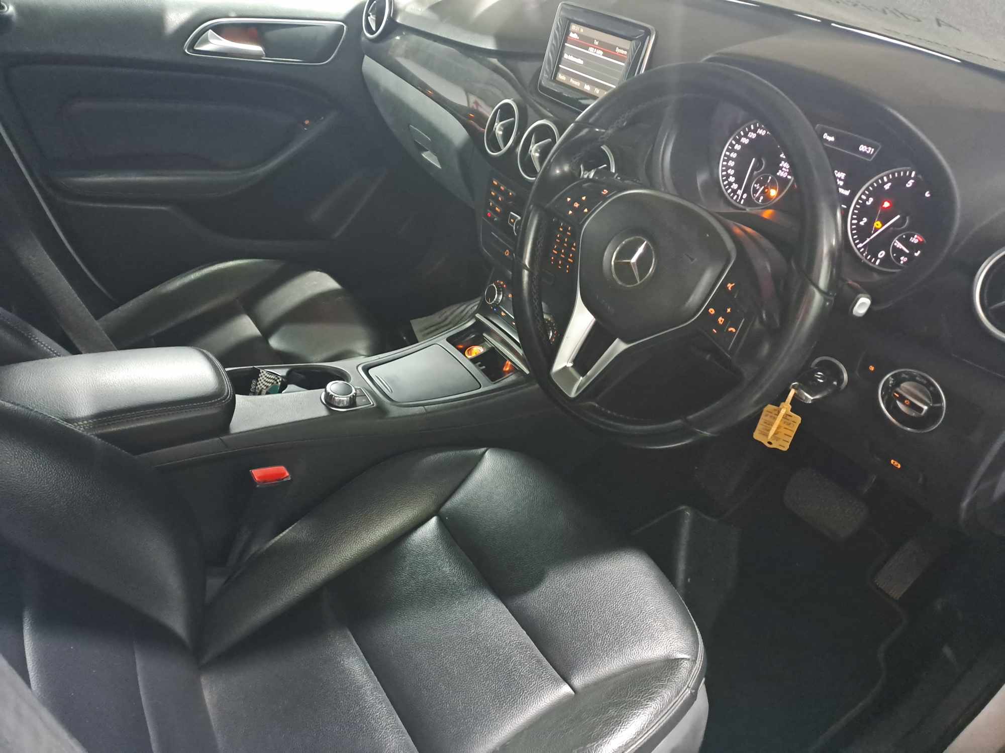 2014 MERCEDES- BENZ B 180 BE A/T thumbnail 4