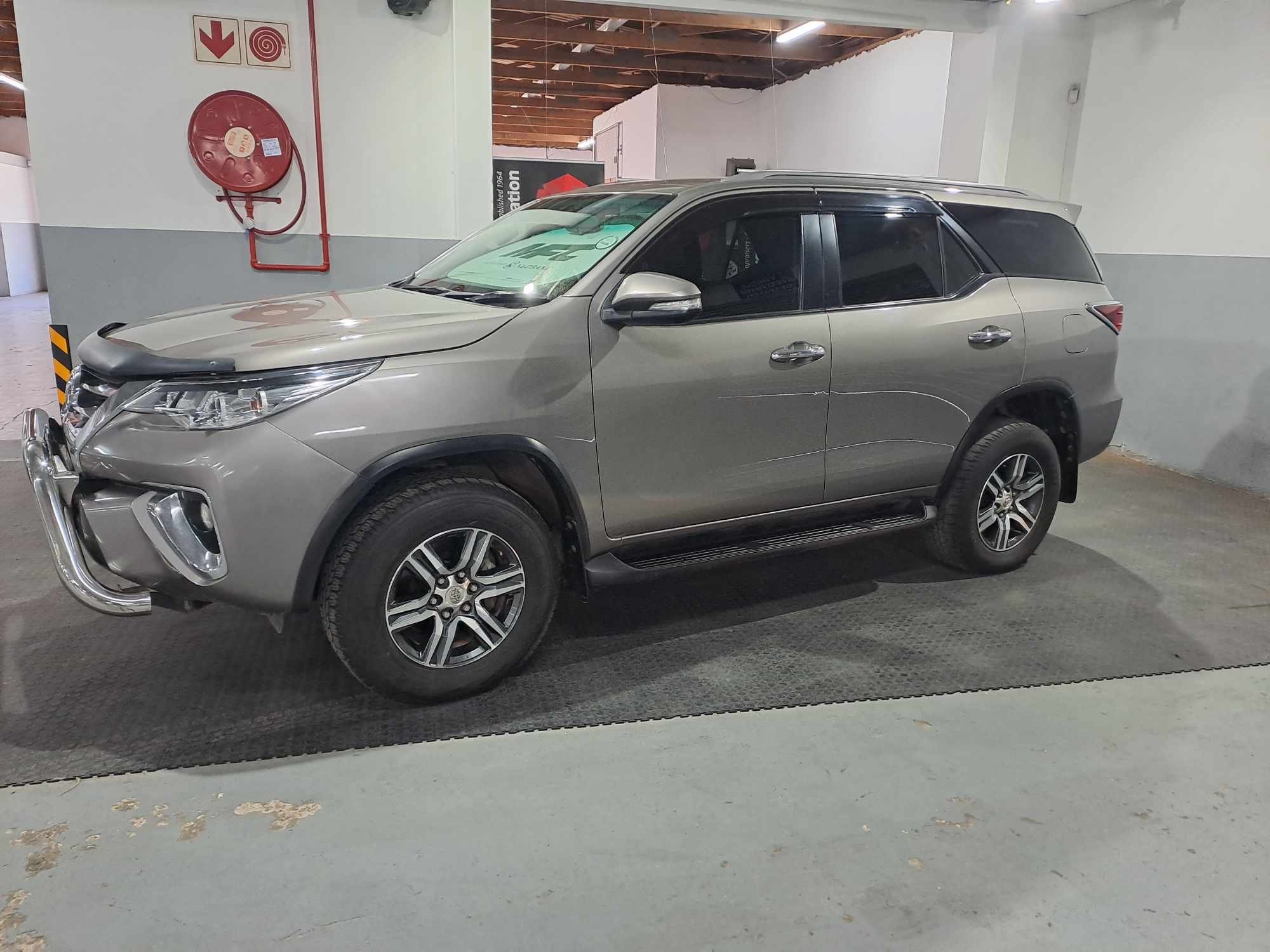 2017 TOYOTA FORTUNER 2.7 VVTI R/B A/T thumbnail 3